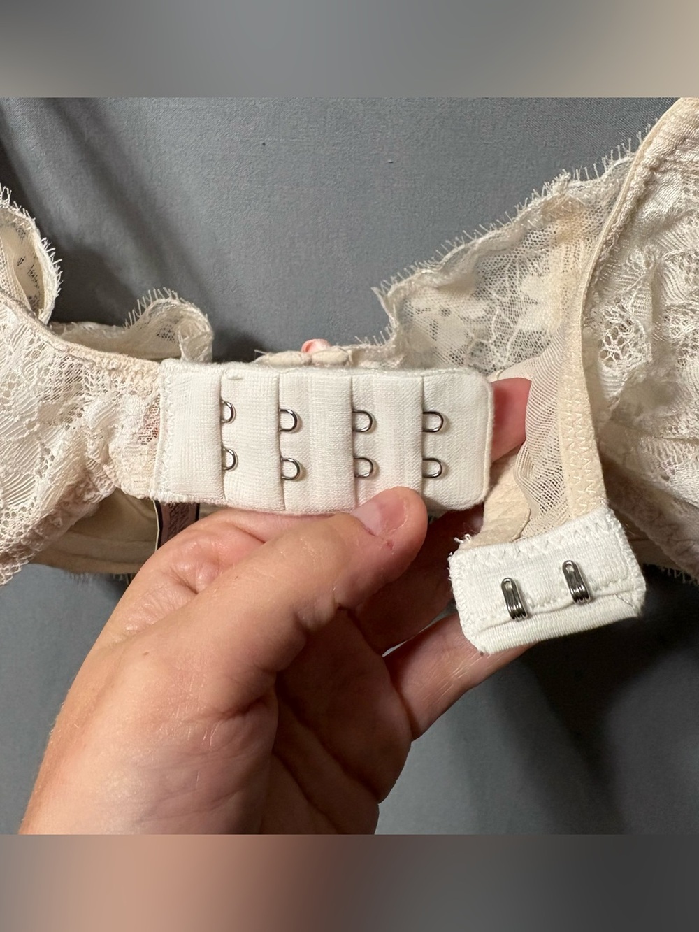 Victoria’s Secret Dream Angels Push-Up Unlined w/o Padding Bra in Coconut White - Picture 7 of 14
